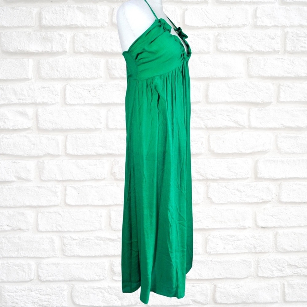 NWOT Long flowy green summer maxi dress Halter top low cut style Size Medium - Picture 3 of 4